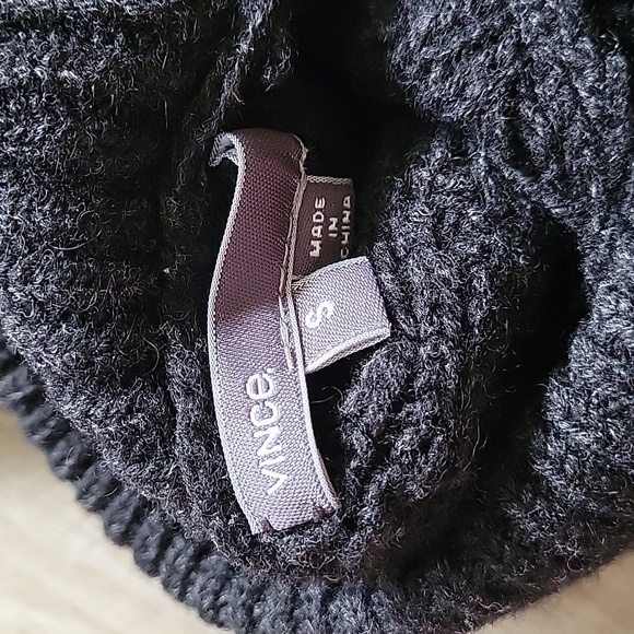 Vince wool blend turtleneck sweater in size small and in charcoal color - Picture 4 of 4